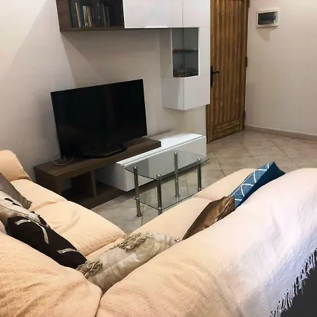 Flat 2 Апартаменты *