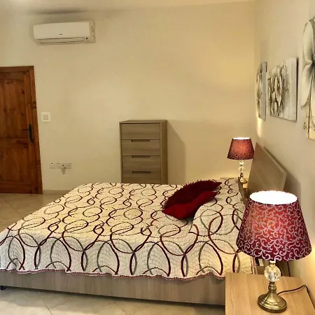 Flat 2 Апартаменты *